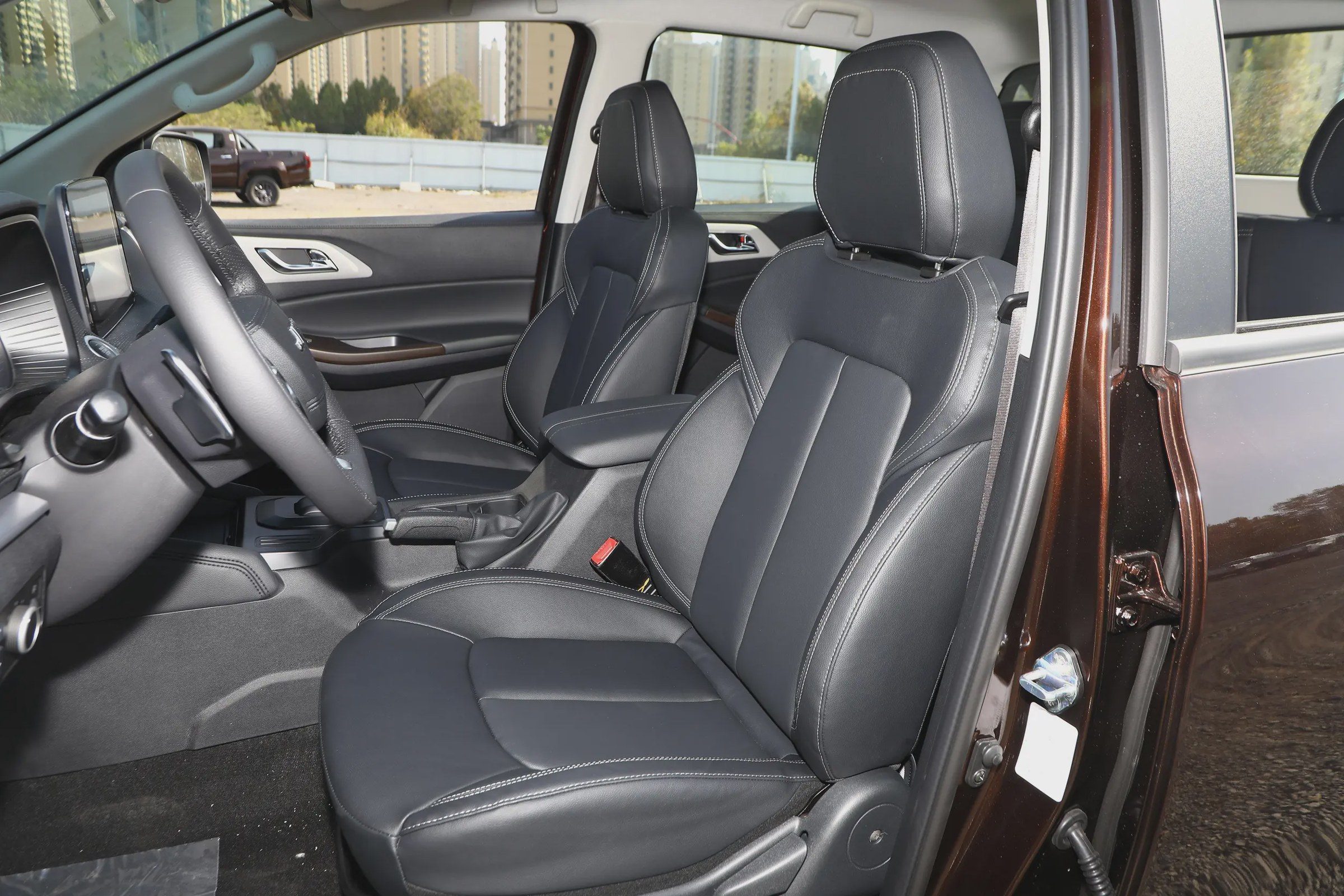 2022 Model 2.0T Automatic Diesel 4WD Comfort Standard Wheelbase