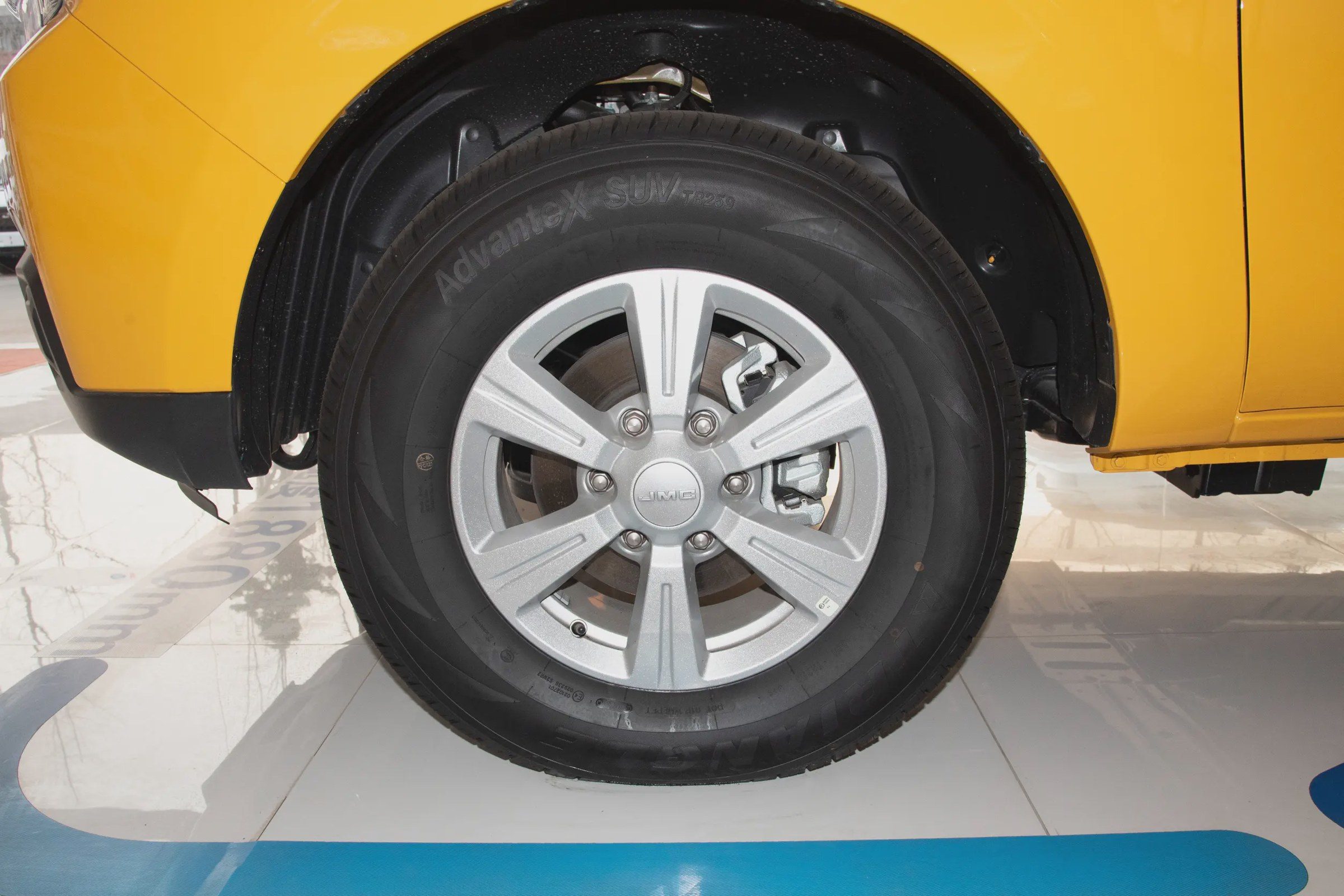 2025 Model 2.5T Automatic Diesel 4WD Long Wheelbase Flatbed